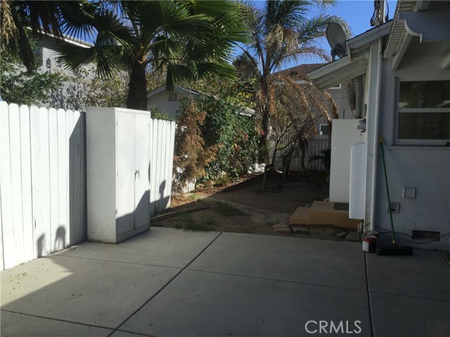 Detail Gallery Image 10 of 16 For 20957 Community St, Canoga Park,  CA 91304 - 3 Beds | 2 Baths