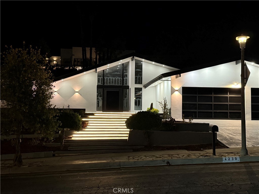 https://media.crmls.org/medias/3434b14b-0c4d-4903-b7fc-d7260a854187.jpg?preset=X-Large