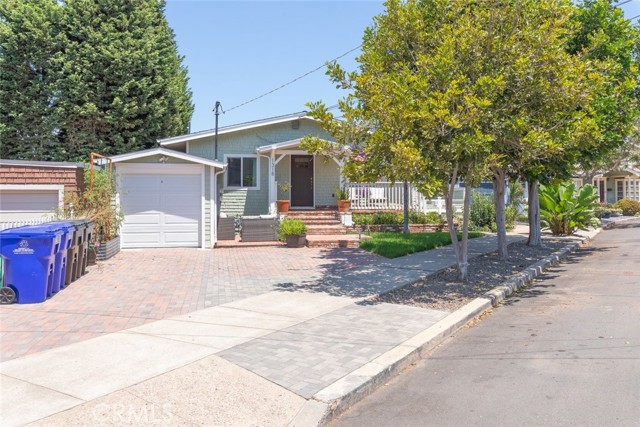 1320 Bush Street, San Diego CA: https://media.crmls.org/medias/343597e9-0671-4605-a154-8282f324cdaa.jpg