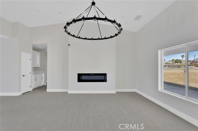 Detail Gallery Image 8 of 50 For 16339 Rimrock Rd. Rd, Apple Valley,  CA 92307 - 4 Beds | 3/1 Baths