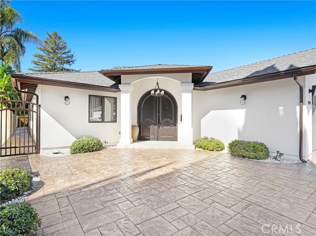 Detail Gallery Image 2 of 16 For 4529 Don Pio, Woodland Hills,  CA 91364 - 4 Beds | 2/1 Baths