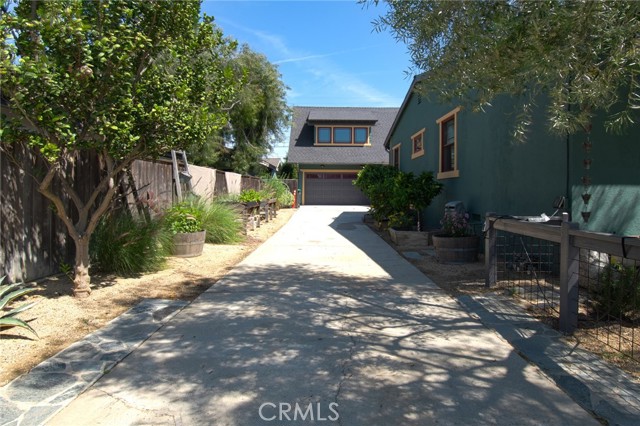 Detail Gallery Image 38 of 41 For 330 Colleen Pl, Costa Mesa,  CA 92627 - 4 Beds | 3 Baths