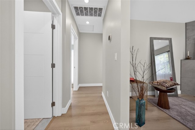 Detail Gallery Image 14 of 44 For 6820 Jellico Ave, Lake Balboa,  CA 91406 - 3 Beds | 2 Baths