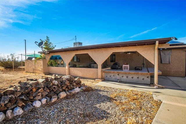 Detail Gallery Image 23 of 68 For 5975 Desert Star Rd #1-2,  Johnson Valley,  CA 92285 - 2 Beds | 4 Baths