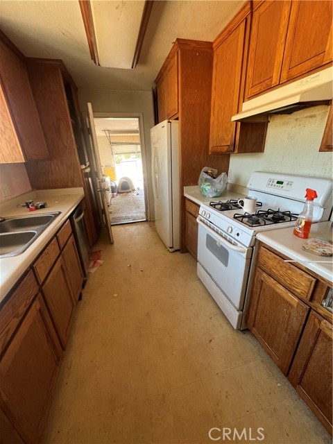 7487 White Oak Road, Corning CA: https://media.crmls.org/medias/3437b9b8-88a7-481f-a8e4-b9437136b9db.jpg