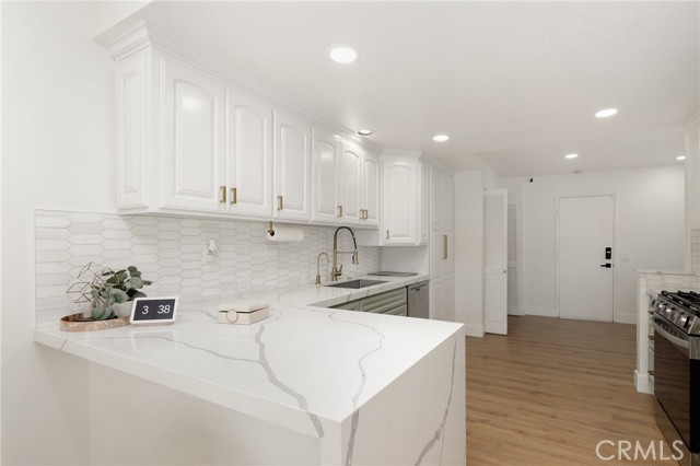 Detail Gallery Image 10 of 34 For 2332 Aspen St, Tustin,  CA 92782 - 3 Beds | 2/1 Baths