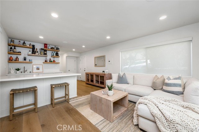 Detail Gallery Image 5 of 15 For 3420 Alma Ave, Manhattan Beach,  CA 90266 - 3 Beds | 3 Baths