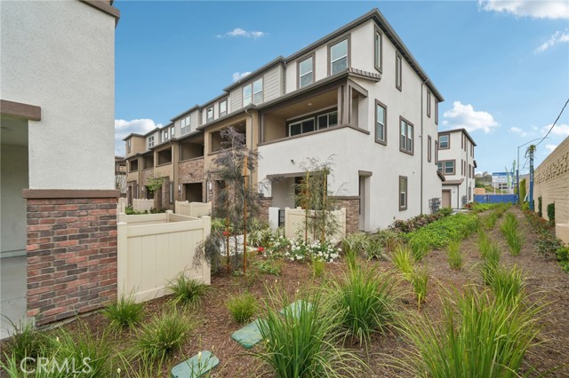 1553 Stratus Drive, Pomona CA: https://media.crmls.org/medias/34381f46-5285-410c-8438-b0c210c10044.jpg