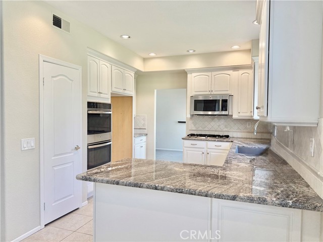 Detail Gallery Image 13 of 25 For 68 Monserrat, Lake Forest,  CA 92610 - 4 Beds | 2/1 Baths