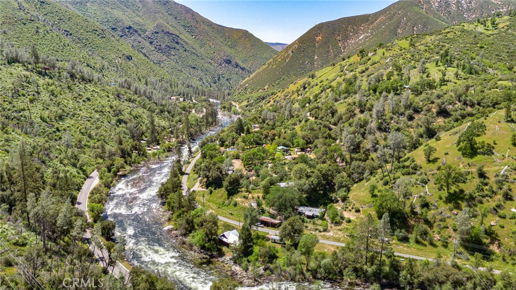https://media.crmls.org/medias/3438aa9b-d15b-4fc7-95d7-92b8acd8c088.jpg?preset=X-Large