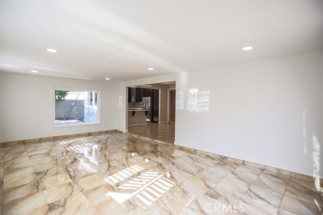 9211 JULIE BETH Street, Cypress CA: https://media.crmls.org/medias/3439c32b-161f-42f4-8475-ebfae8e69090.jpg