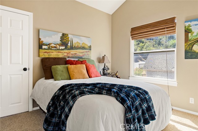 Detail Gallery Image 25 of 36 For 949 Trinity Dr, Lake Arrowhead,  CA 92352 - 3 Beds | 2/1 Baths