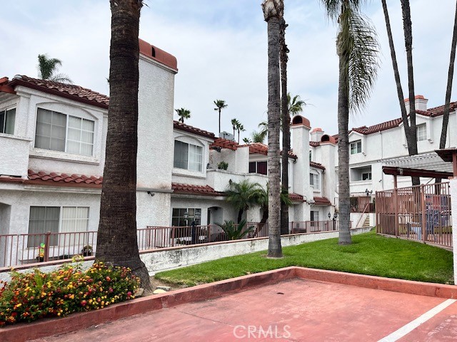 264 E Beverly Boulevard, Montebello CA: https://media.crmls.org/medias/343b822c-a8db-498b-b77b-0169ea4d9b6e.jpg
