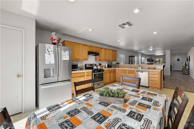 1810 E Jenner Street, Lancaster CA: https://media.crmls.org/medias/343d087b-f1ec-47de-ba87-9f19534712f9.jpg
