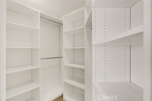 8144 Louise Avenue, Northridge CA: https://media.crmls.org/medias/343ded59-1b29-448b-bfbc-3843adc6b04f.jpg
