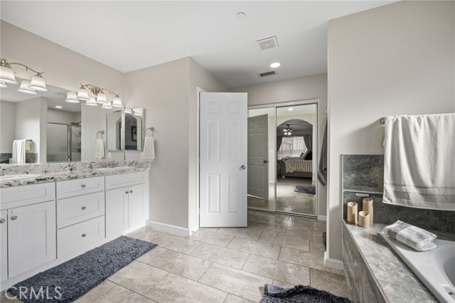 Detail Gallery Image 14 of 17 For 7590 Arrowhead Lake Rd, Hesperia,  CA 92345 - 4 Beds | 2 Baths