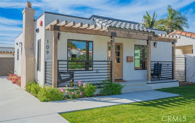 109 S Dunning, Ventura CA: https://media.crmls.org/medias/343e2ead-a154-4d4e-ae83-b668c6719d12.jpg