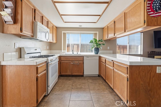 Detail Gallery Image 12 of 68 For 7960 Carlyle Dr, Jurupa Valley,  CA 92509 - 3 Beds | 2/1 Baths