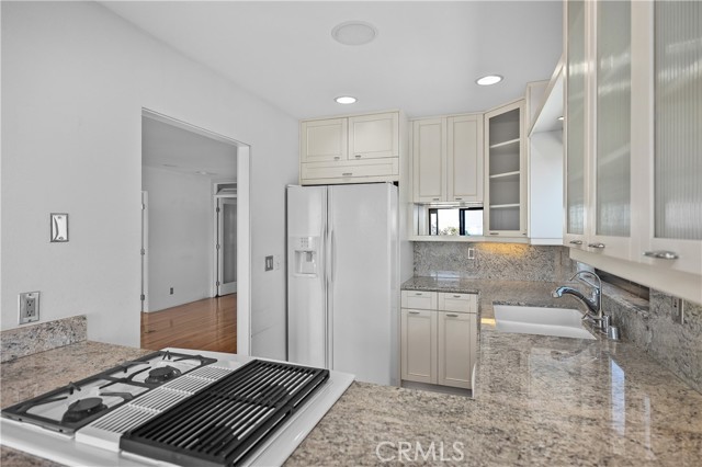 428 Cypress Drive, Laguna Beach CA: https://media.crmls.org/medias/343fd420-df3d-4984-a45d-30256a7a869a.jpg