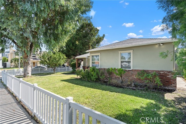 5732 Wilbur Avenue, Tarzana CA: https://media.crmls.org/medias/34400424-bea8-4c51-aa91-47e4d83f355f.jpg