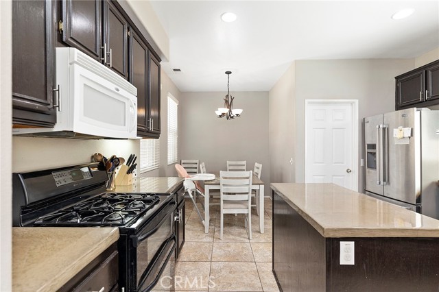 Detail Gallery Image 2 of 45 For 32867 Sandal Wood Ln, Lake Elsinore,  CA 92530 - 3 Beds | 2/1 Baths