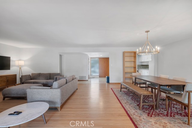10335 Sylvia Avenue, Porter Ranch CA: https://media.crmls.org/medias/344023dc-2473-4285-9228-217b20c2c5c0.jpg