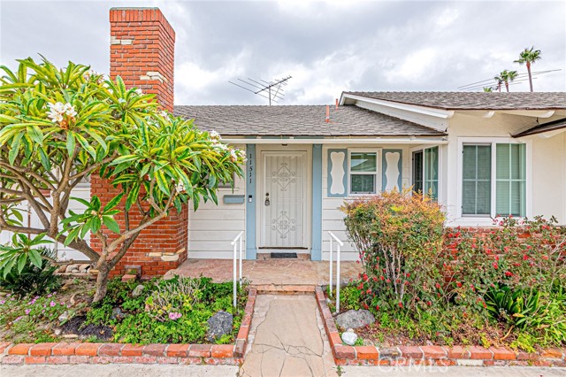 11511 Margie Lane, Garden Grove CA: https://media.crmls.org/medias/3440587f-2fc3-451d-af25-369d7c282442.jpg