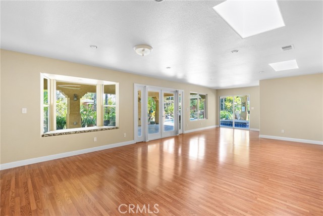 Detail Gallery Image 20 of 59 For 527 San Antonio Dr, Santa Maria,  CA 93455 - 4 Beds | 3 Baths