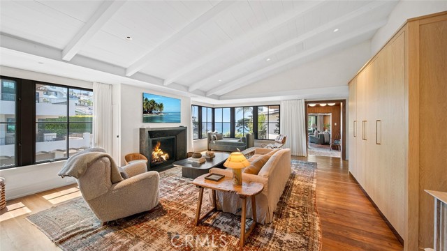 Detail Gallery Image 11 of 45 For 27 Emerald Bay, Laguna Beach,  CA 92651 - 4 Beds | 5/1 Baths