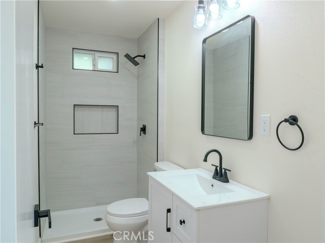 Detail Gallery Image 11 of 27 For 660 Acacia, Crestline,  CA 92325 - 2 Beds | 1 Baths