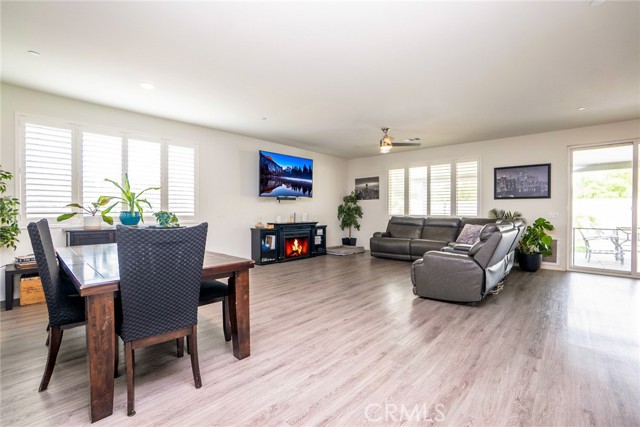 Detail Gallery Image 6 of 61 For 11703 Periwinkle Pl, Jurupa Valley,  CA 91752 - 5 Beds | 3 Baths