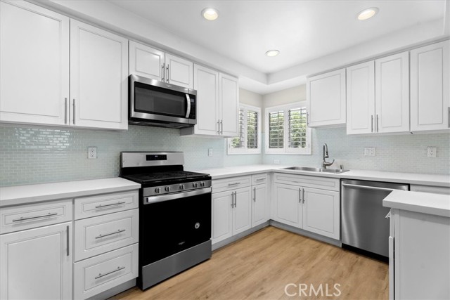 Detail Gallery Image 13 of 19 For 6421 Gaviota Ave, Lake Balboa,  CA 91406 - 3 Beds | 2 Baths