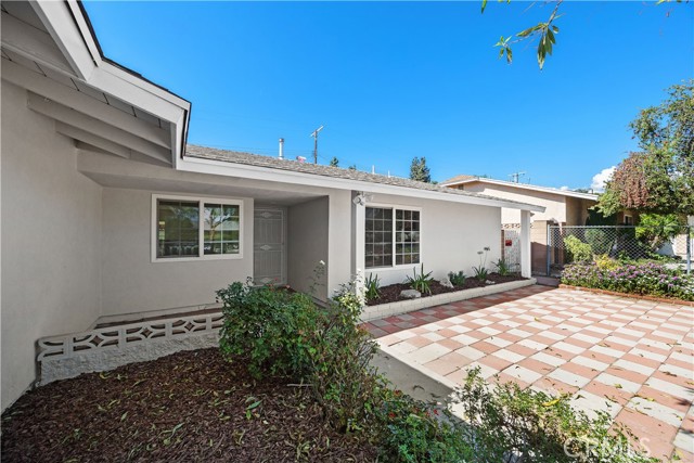 12031 Pierce Street, Sylmar CA: https://media.crmls.org/medias/34427028-c24b-47aa-98eb-80a81ca05296.jpg