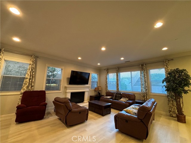 Detail Gallery Image 5 of 23 For 17 Starflower, Lake Forest,  CA 92630 - 5 Beds | 5/1 Baths