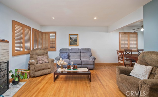 Detail Gallery Image 5 of 29 For 10851 Woodbine, Los Angeles,  CA 90034 - 2 Beds | 1 Baths