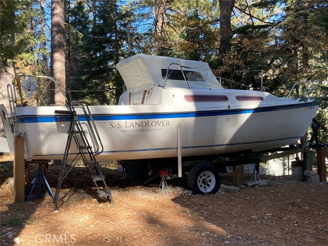520 Millburn Road, Lake Arrowhead CA: https://media.crmls.org/medias/34430ee8-8415-438d-89f0-1aca1ce61b21.jpg