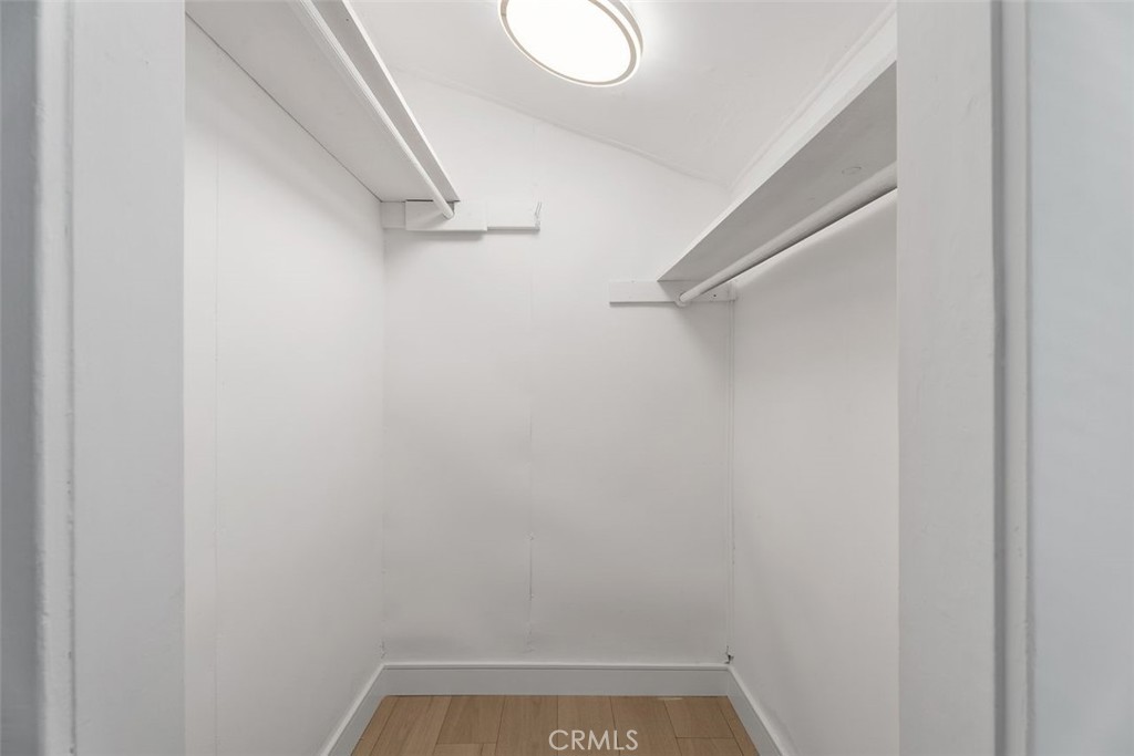 https://media.crmls.org/medias/344347b7-3d87-491d-8871-205872edd87b.jpg?preset=X-Large