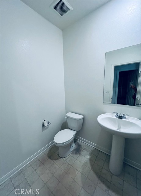 Detail Gallery Image 8 of 22 For 2061 E Sentinel Privado, Ontario,  CA 91764 - 4 Beds | 2/1 Baths