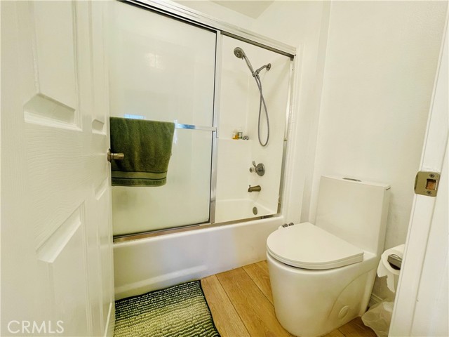 Detail Gallery Image 3 of 3 For 5565 Canoga #320,  Woodland Hills,  CA 91367 - 1 Beds | 1 Baths