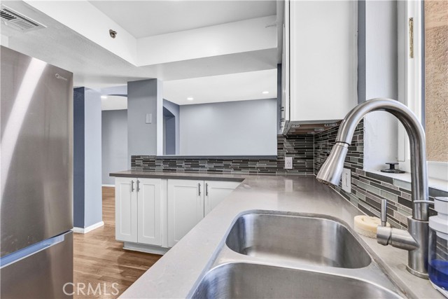 520 N Louise Street, Glendale CA: https://media.crmls.org/medias/34448e7e-8ff8-481d-b375-3704f37b332e.jpg