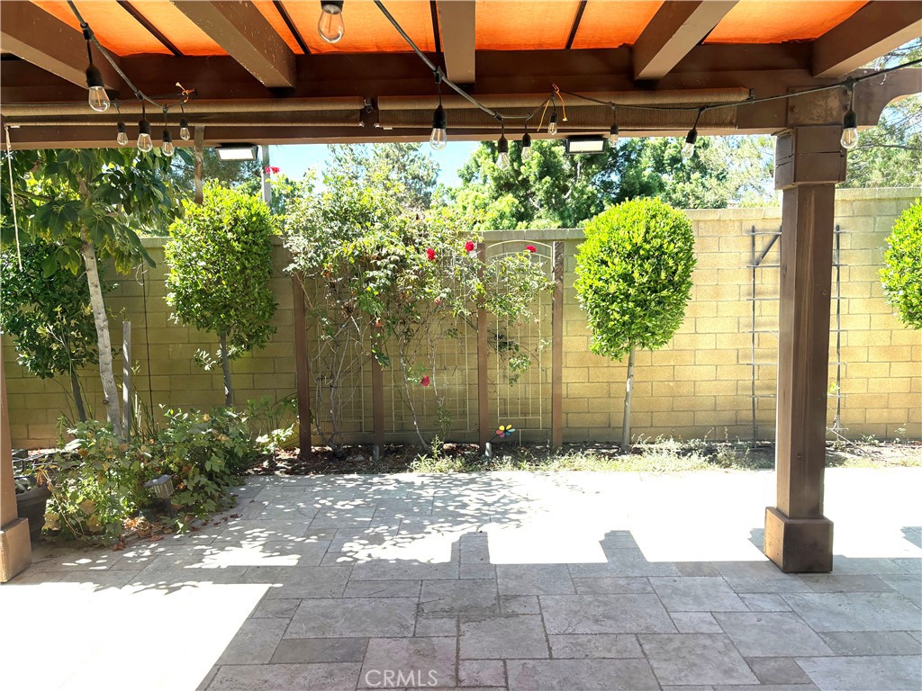 https://media.crmls.org/medias/3444dbaf-4892-47ad-8dfc-256f419ce3e6.jpg?preset=X-Large