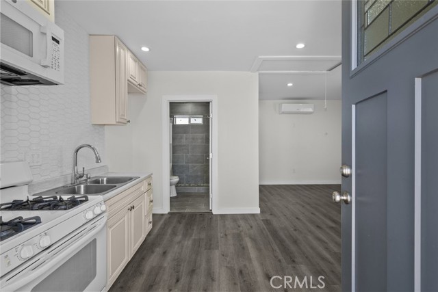 Detail Gallery Image 35 of 41 For 12628 Stagg St, North Hollywood,  CA 91605 - 4 Beds | 2 Baths