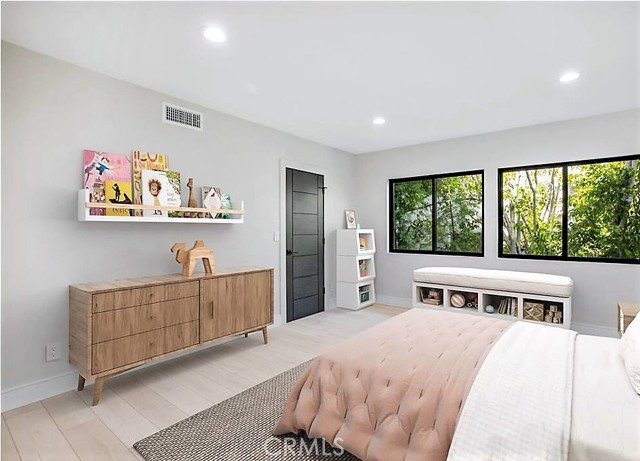 Detail Gallery Image 17 of 18 For 10452 Le Conte, Los Angeles,  CA 90024 - 3 Beds | 5 Baths