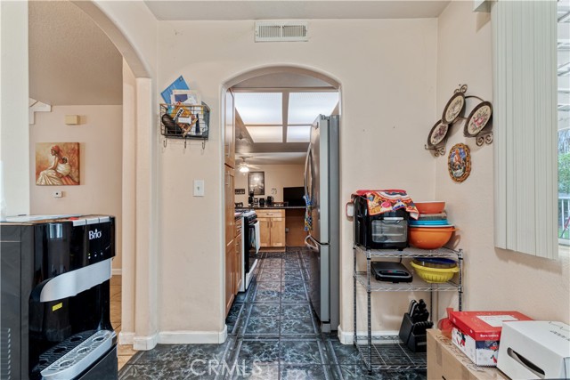 Detail Gallery Image 11 of 48 For 11965 Terra Bella St #17,  Sylmar,  CA 91342 - 3 Beds | 3 Baths