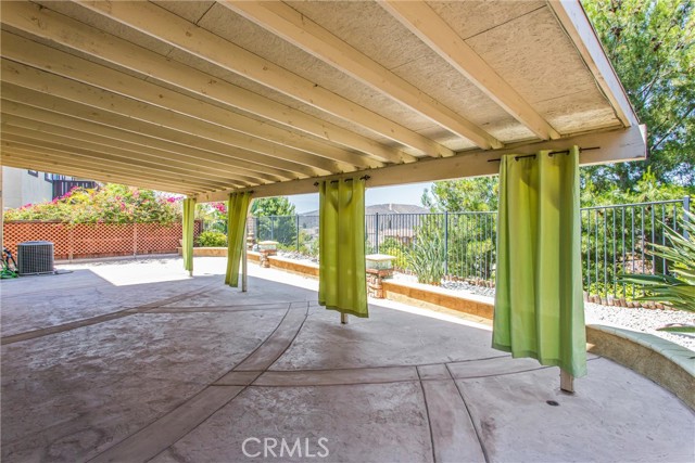16873 Valley Spring Drive, Riverside CA: https://media.crmls.org/medias/3445a230-ebf6-4989-894f-2cf14e7fe8a7.jpg