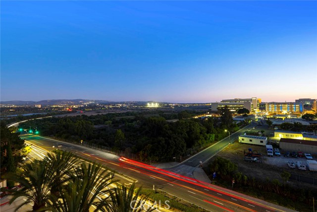 8081 Scholarship, Irvine CA: https://media.crmls.org/medias/3445d5a5-b6cc-4c31-aa6e-9959e8b28b2a.jpg