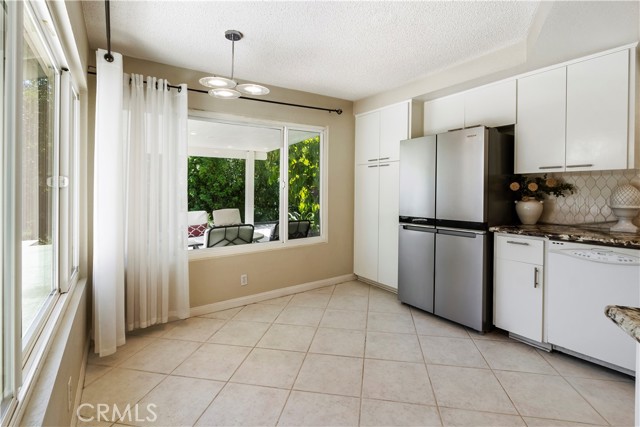 6065 Saint Augustine Drive, Riverside CA: https://media.crmls.org/medias/3445d6c1-0d46-493c-aaba-918efd8d0ea0.jpg
