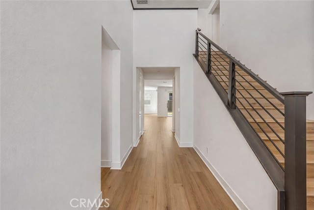 Detail Gallery Image 4 of 58 For 1626 Corte Medialuna, Chula Vista,  CA 91913 - 5 Beds | 4/1 Baths