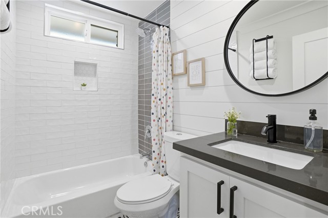 Image 23 of 43 For 20082 Gothic Circle