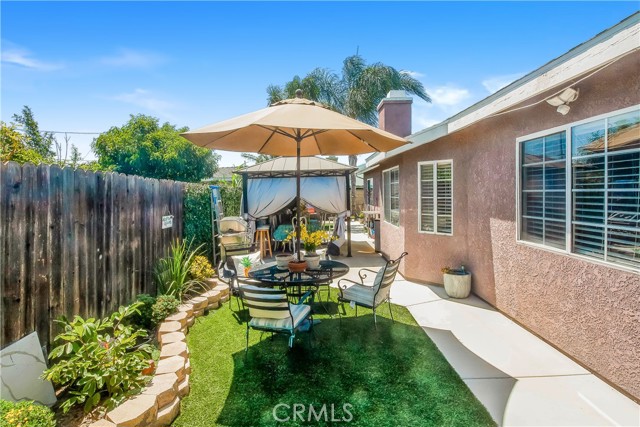 COMPLETE VIEW OF THE BACK PATIO